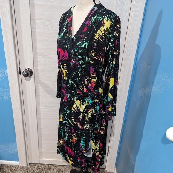 BCBG maxazria wrap dress - Picture 6 of 9